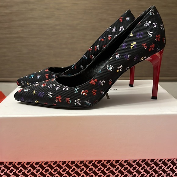 DVF Berlin Multi Pump - Picture 2 of 7